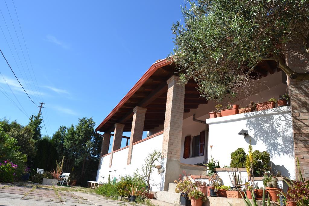 Bed and Breakfast Mi casa es tu casa 79 Portoscuso Exterior foto